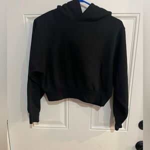 Black crop hoodie